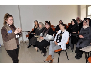 Suriyeli Kadınlar Çocuk Yaşta Evliliklere Karşı Bilinçleniyor