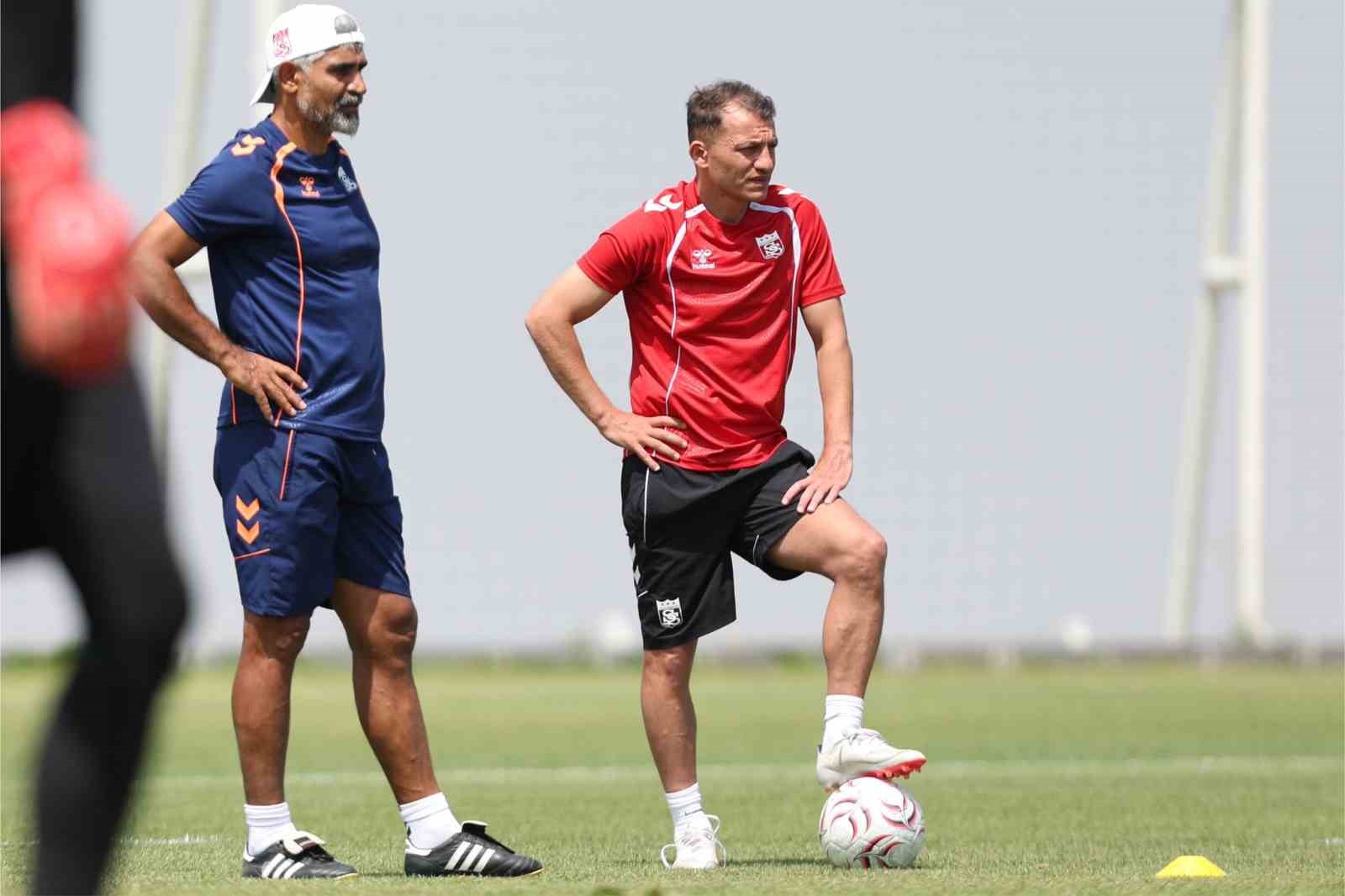 sivasspor-kayseri-de-yeni-sezona-hazirlaniyor