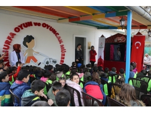 Karaköprü’de Çocuklar Kukla Gösterisiyle Eğlendi