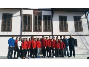 Osmangazili Genç Judocuların Şampiyonluk Sevinci