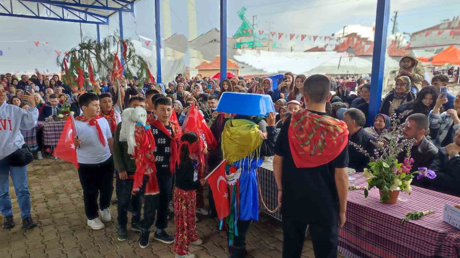 binlerce-yillik-anadolu-gelenegi-yagmur-gelini-denizli-de-yasatildi