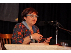 Buket Uzuner, Nazilli’de Sevenleriyle Buluştu