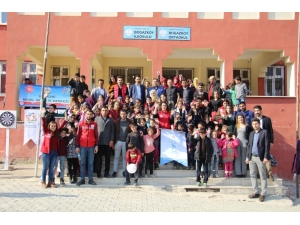 Gönüllü Gençlerden Nehri’ye Ziyaret