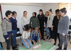 Hastane Personellerine İlkyardım Eğitimi