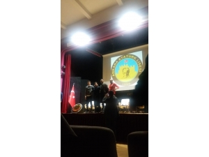 İbrahim Üzülmez: "Oyuncularımla Güzel Bir Sinerji Yakaladık"