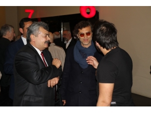 Ünlü Sanatçı Bülent Çolak: “Bir Gün Herkes Sinemayı, Sinema Perdesinde İzleyecek”