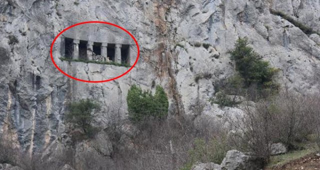 Samsun'da 2 Bin 300 Yıllık Kaya Mezarları Yoğun İlgi Görüyor