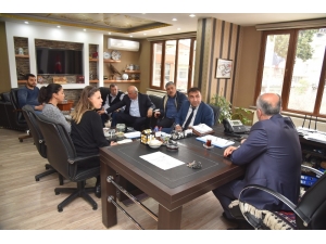 Dursunbey Osb’de İlk Yatırımcı İle İmzalar Atıldı