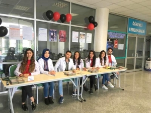 Hemşirelik Bölümü Öğrencileri Bilgilendirme Standı Açtı