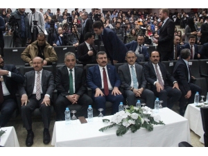 Bakan Koca, Konya’da Tıp Öğrencileriyle Bir Araya Geldi