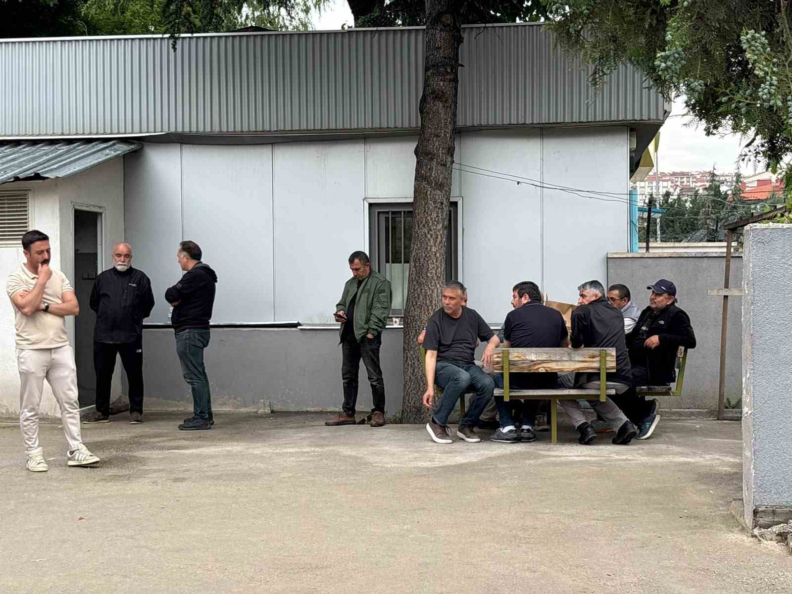 akraninin-bicaklayarak-oldurdugu-16-yasindaki-cocugun-babasi-feryat-etti-benim-cigerim-yaniyor-bitmis-haldeyim