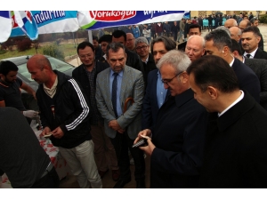 Vali Karaloğlu’ndan Öğrencilere Destek