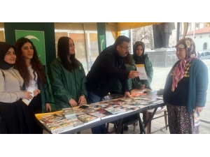 Üniversite Öğrencilerinden Bağımlılık Bilinci Çadırı