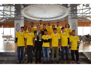 Engelsiz Mardin Projesi Futbol Takımı Kadıköy’de