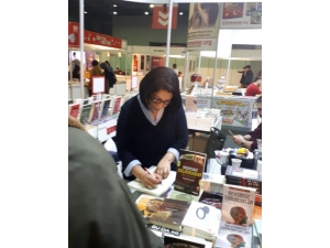 Otizmli Çocuğuyla Yaşadıklarını Bu Kitapla Anlattı