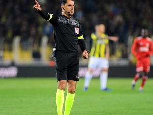 Spor Toto Süper Lig: Fenerbahçe: 0 - Demir Grup Sivasspor: 0 (İlk Yarı)