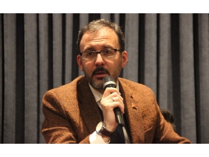 Bakan Kasapoğlu’ndan Futboldaki Yabancı Kuralı Açıklaması