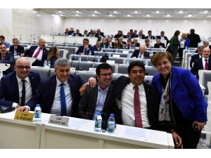 Mecliste Duygusal Veda