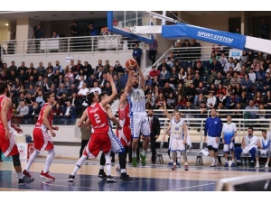 Denizli Basket Ups Spor’u Farklı Geçti