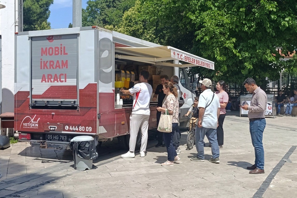 efeler-belediyesi-nden-ogrencilere-serinleten-destek