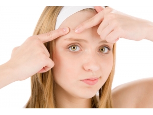 Büyük Küçük Herkesin Sorunu; Akne