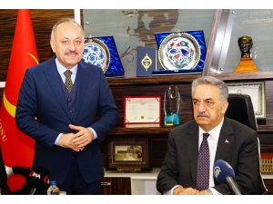 Ak Parti Genel Başkan Yardımcısı Hayati Yazıcı;