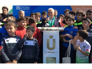 Binali Yıldırım Ve Hulusi Akar Çamlıca Spor Kulübü Öğrencileriyle Bir Araya Geldi