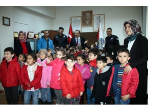 Anaokulu Öğrencilerinden Midyat Emniyet Müdürü Salman’a Ziyaret