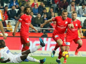 Spor Toto Süper Lig: Antalyaspor: 2 - Aytemiz Alanyaspor: 0 (İlk Yarı)