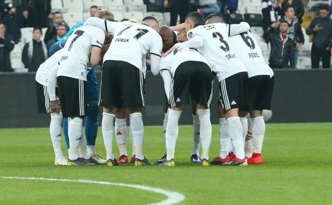 Beşiktaş'ta Göztepe Maçında 2 Sakatlık