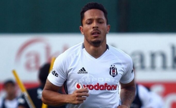 Adriano 4. Kez Maçı Tamamlayamadı