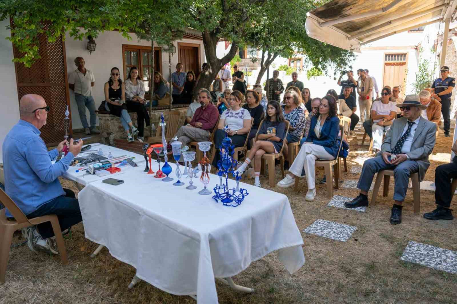 sanatin-renkleri-mentese-de-bulustu