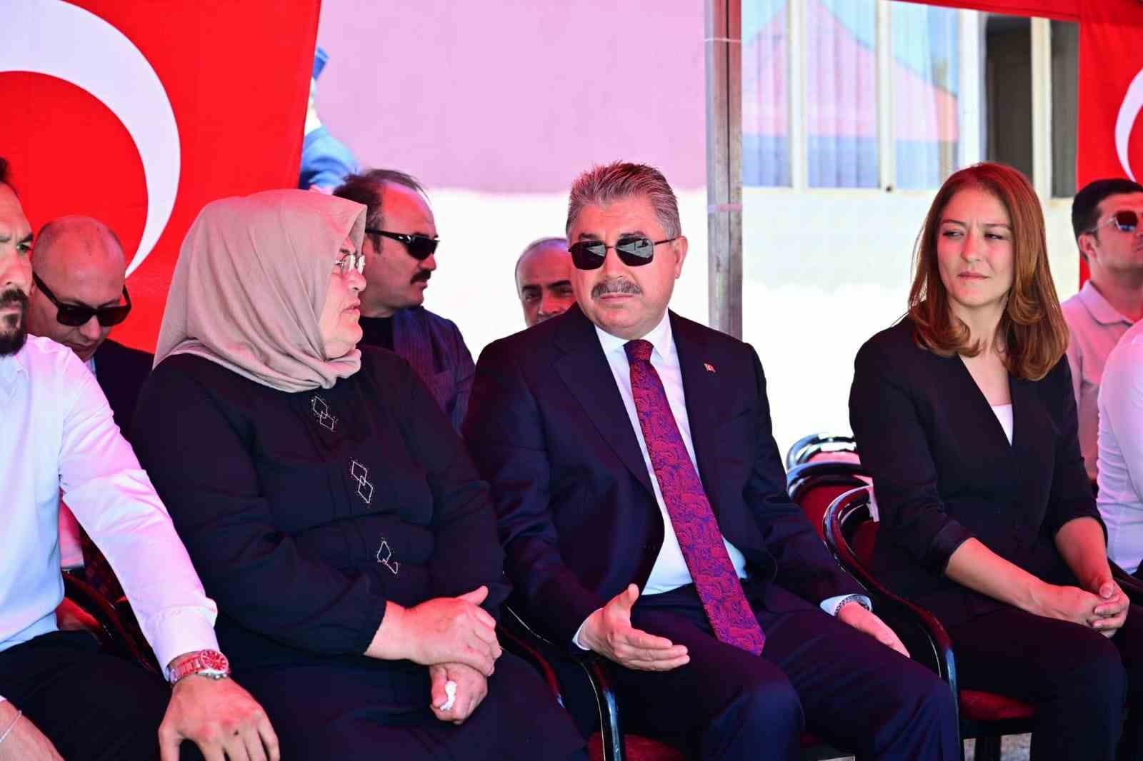 vali-yilmaz-dan-15-temmuz-sehidi-fatih-dalgic-in-ailesine-ziyaret