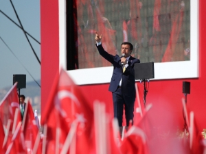 Cumhur İttifakı Mitinginde Zeybekci’den Çarpıcı Mesajlar
