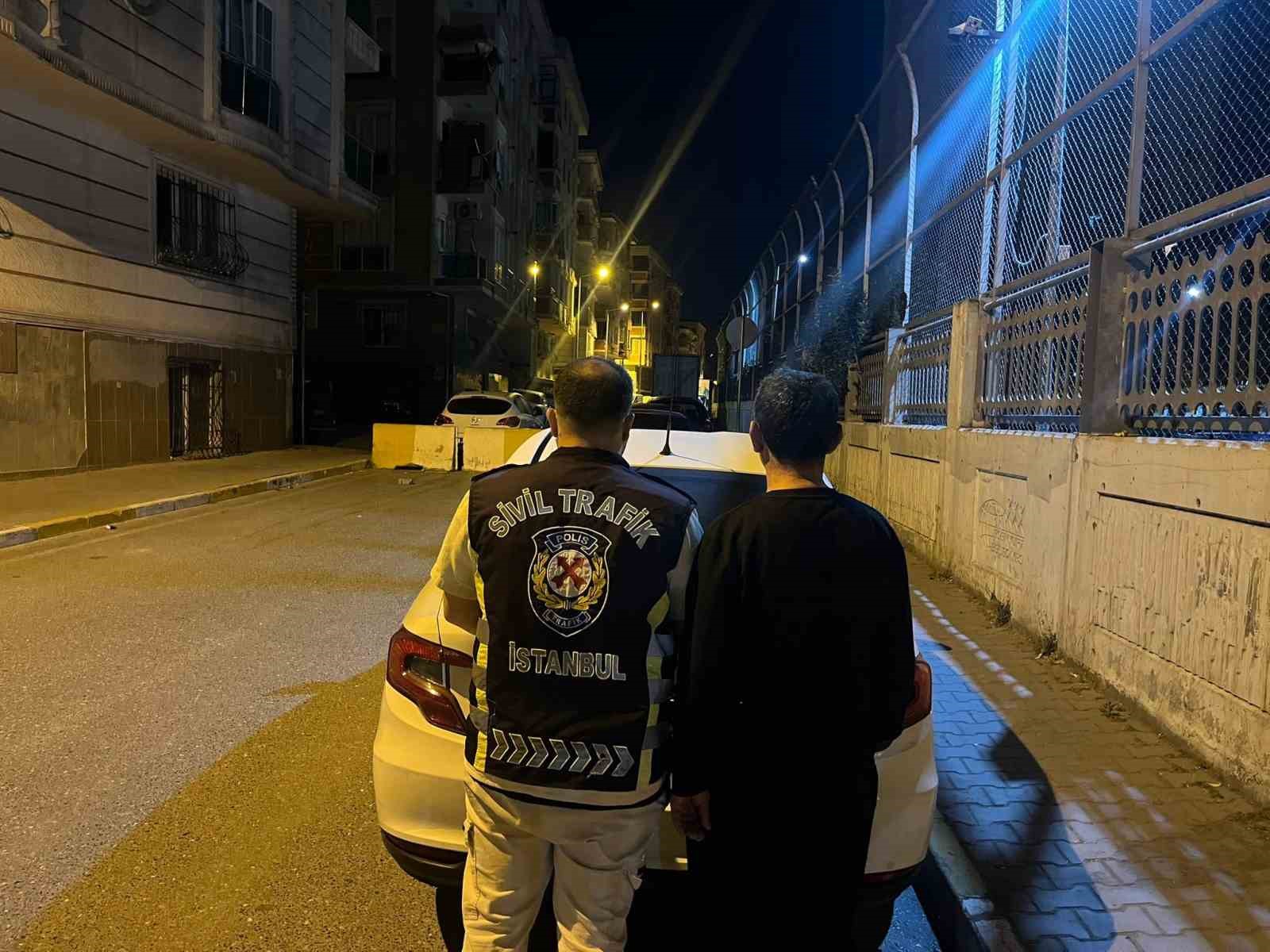 esenyurt-ta-trafikte-tehlikeli-hareketler-yaparak-ilerleyen-surucuye-96-bin-tl-para-cezasi
