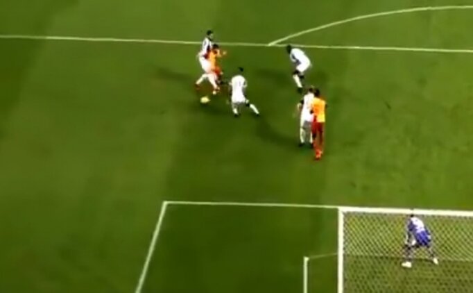 Bursaspor - Galatasaray Maçında Var Ile Penaltı