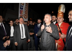 Mhp’li Gençlerden Cumhur İttifakı’nın Adayına Sürpriz Karşılama