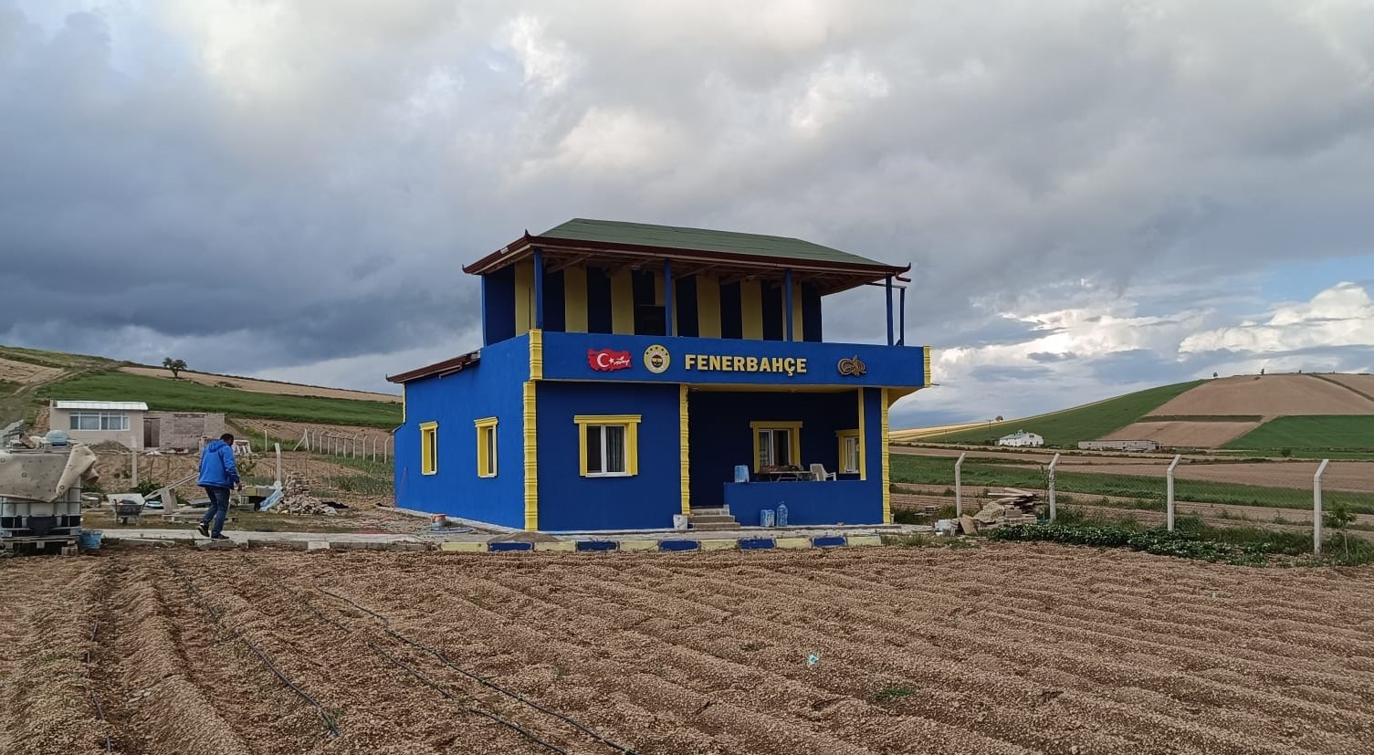 fenerbahce-taraftari-hayalini-kurdugu-evi-yapti