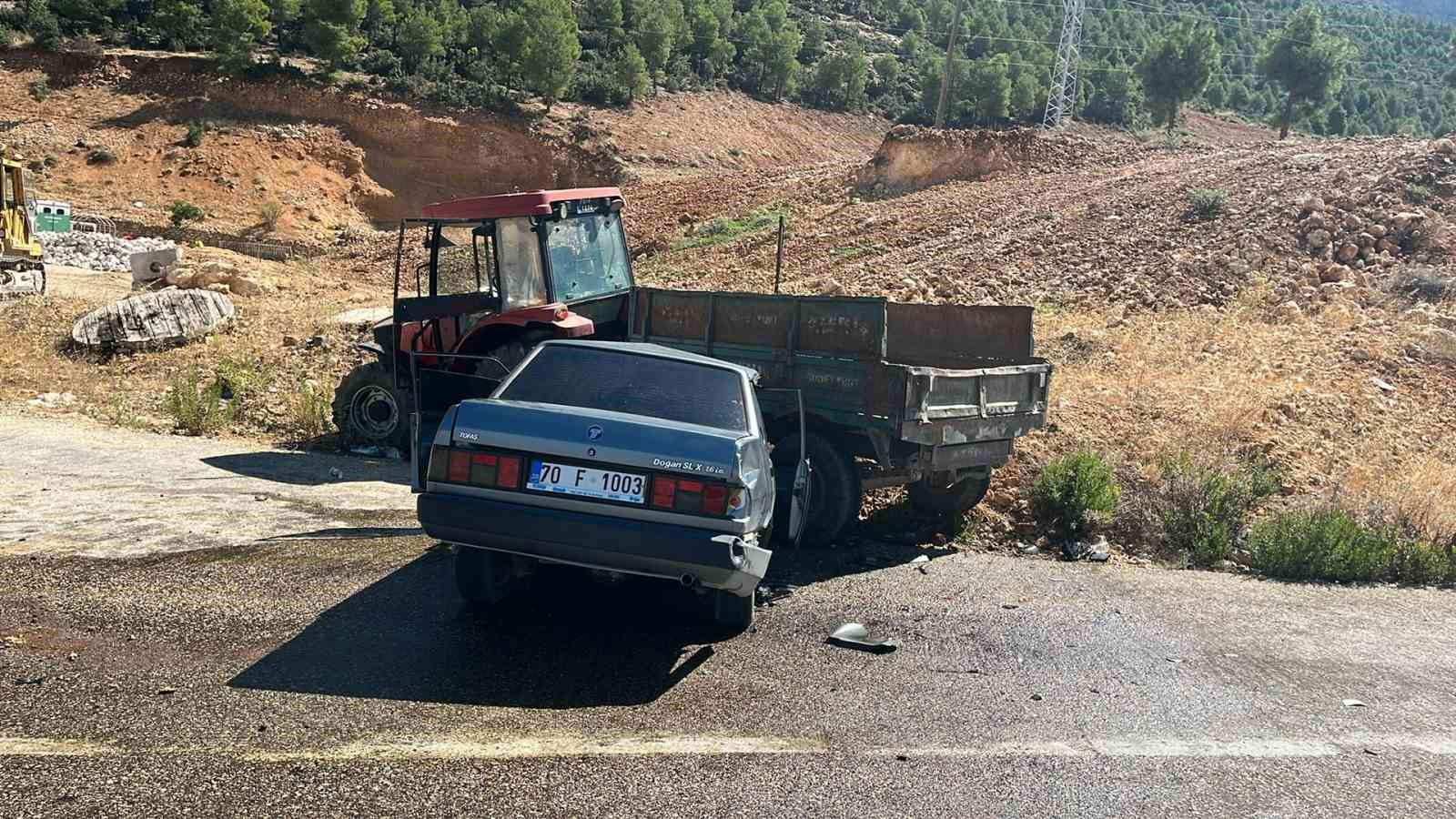 ermenek-te-otomobil-traktorun-romorkuna-carpti-3-yarali