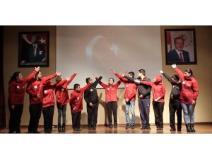 Özel Öğrenciler Çanakkale Şehitlerini Anlamlı Gösterile Andı