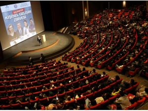 Ünlü Spikerden Gaün’e Övgü