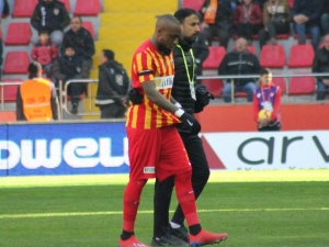 Jean Armel Kana Bıyık Kadrodan Çıkartıldı