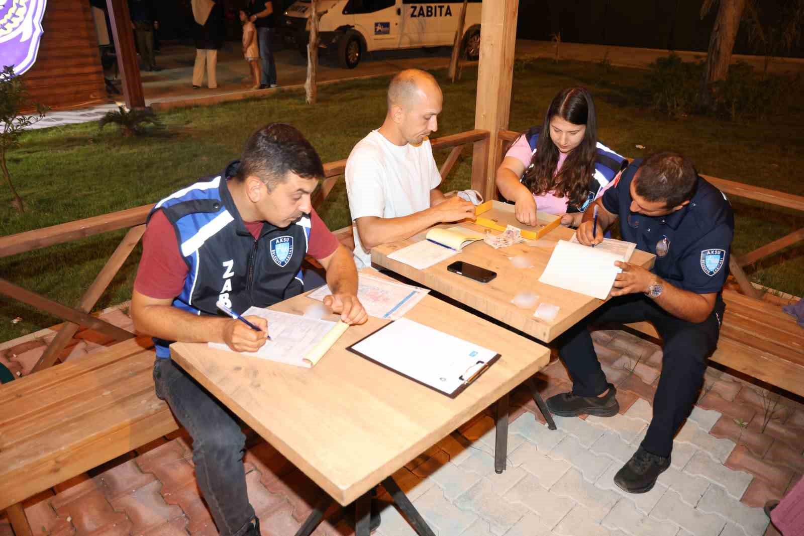 aksu-da-zabita-ekiplerinden-dilenci-denetimi
