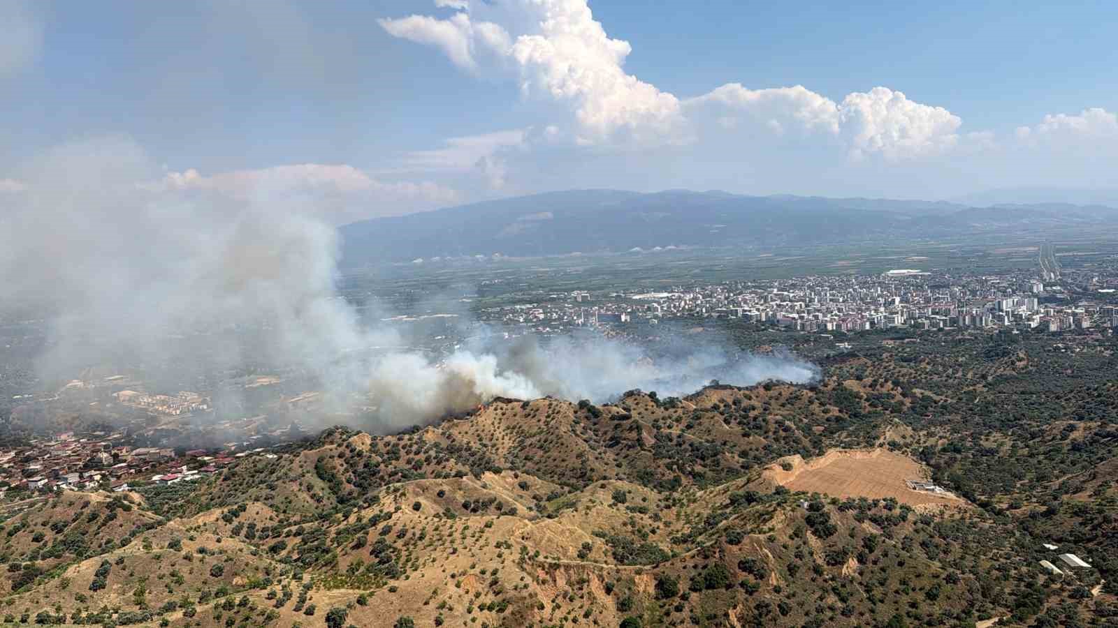 nazilli-deki-yangina-4-helikopterle-mudahale-ediliyor