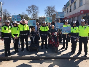 İl Emniyet Müdürü Kaya, Yata Güvenliği Etkinliğine Yeni Kıyafetlerle Katıldı