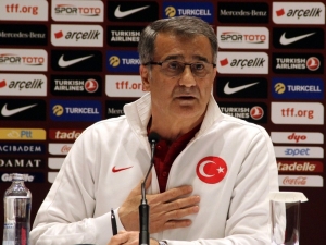 Şenol Güneş: “Önce Avrupa Şampiyonası’na Sonra Dünya Kupası’na Gitmek İstiyoruz”