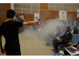 Liseli Öğrencilerden Dünya Meselelerini Yeni Çözümler