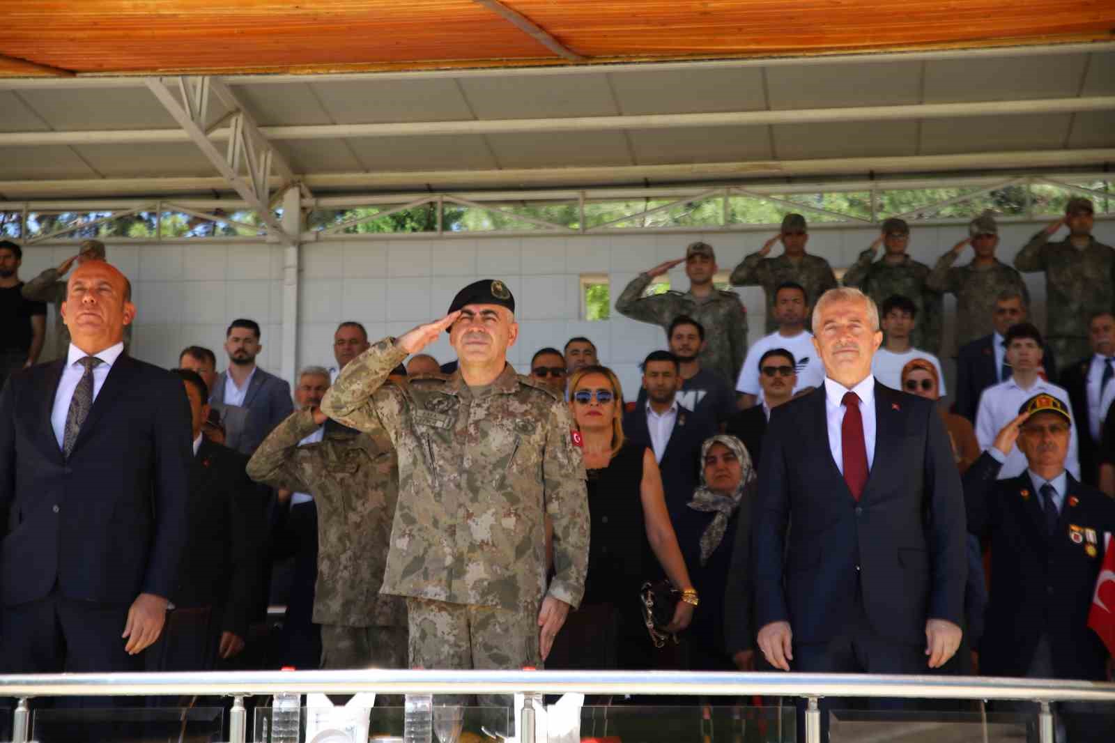 gaziantep-te-turk-kara-kuvvetlerinin-2235-inci-kurulus-yil-donumu-torenle-kutlandi