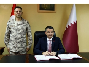 Bakan Pakdemirli, Çanakkale Zaferi’nin 104. Yıl Dönümünde Katar’daki Türk Birliğini Ziyaret Etti