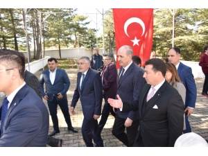 Ak Parti Genel Başkan Vekili Kurtulmuş, İnönü Savaşları Bozüyük Şehitliği’ni Ziyaret Etti